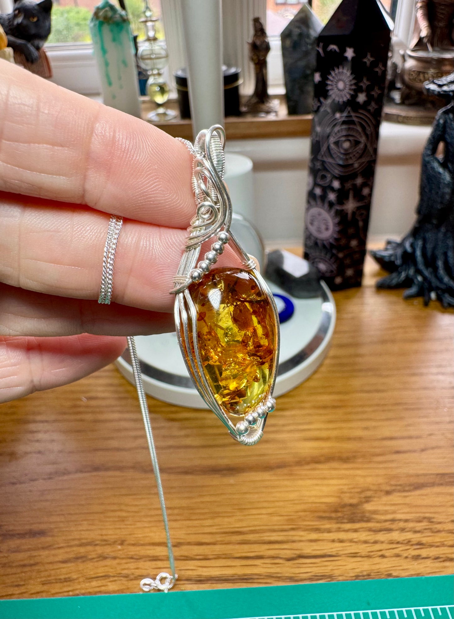 AMBER NECKLACE