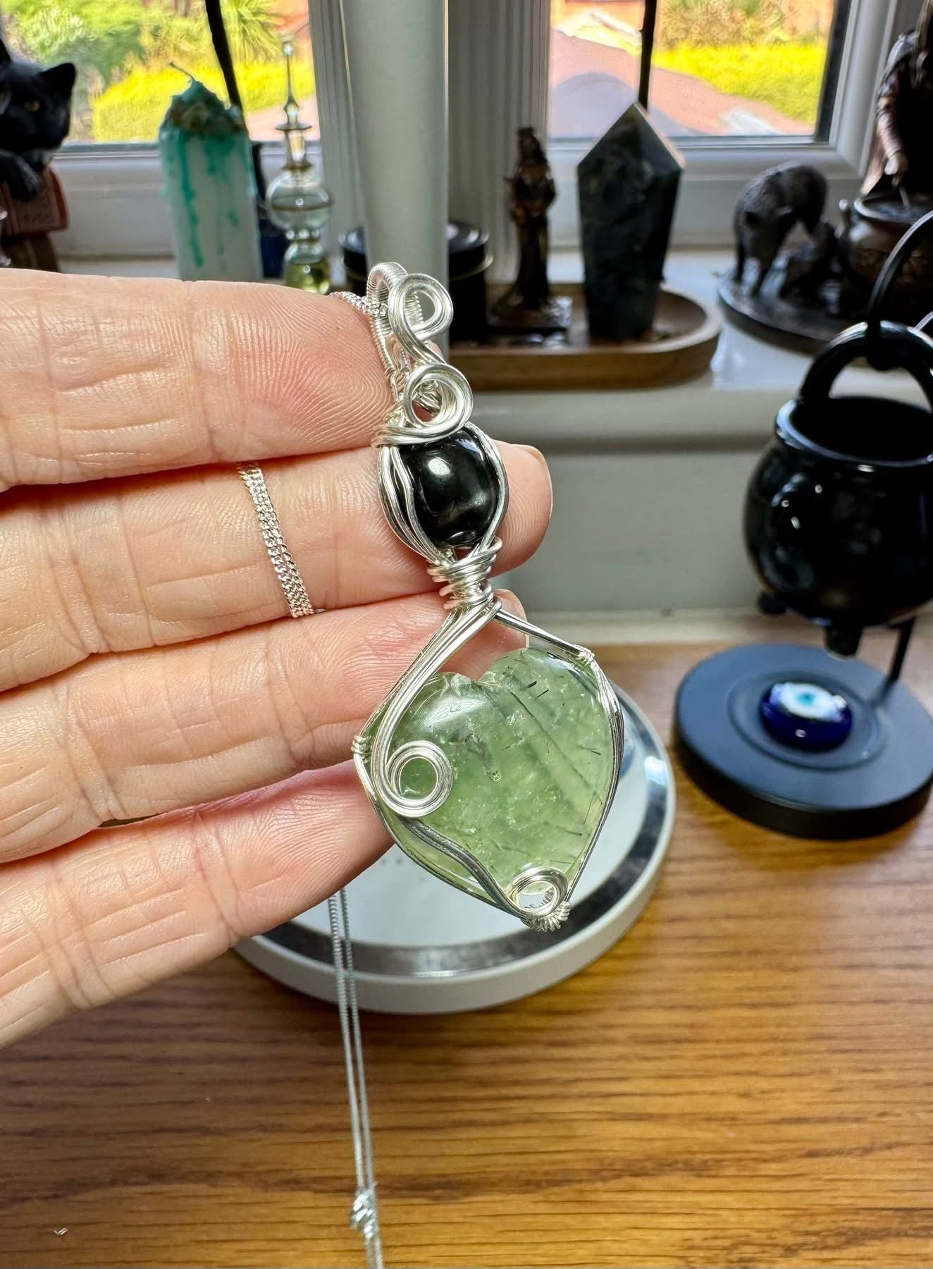 PREHNITE & BLACK STAR DIOPSIDE NECKLACE