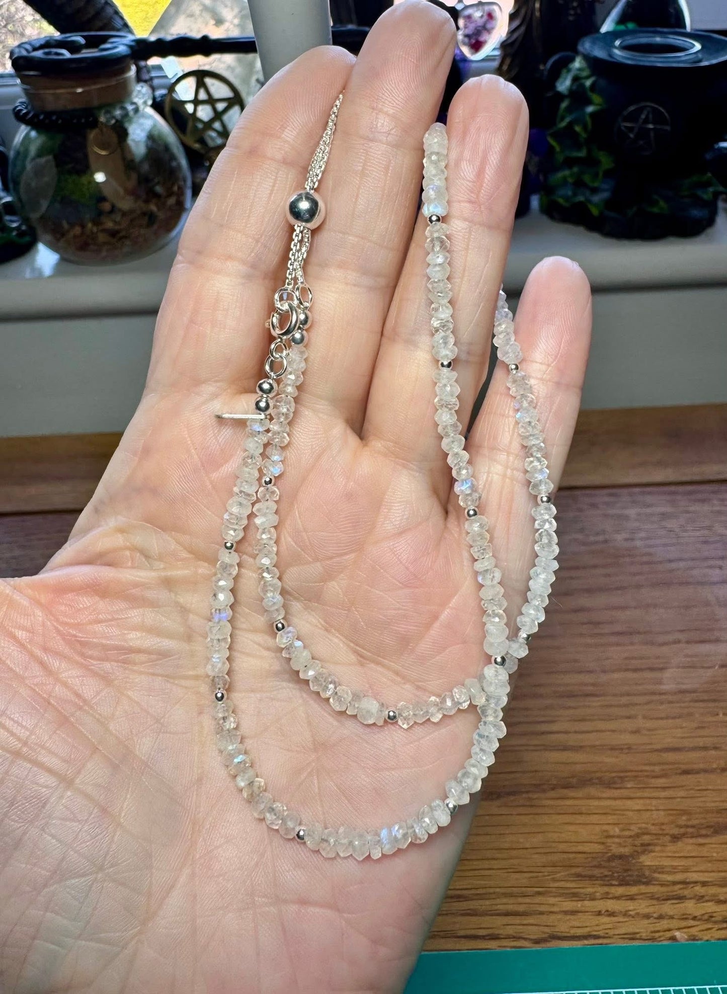 FACETED MOONSTONE AND STERLING SILVER CHOKER/NECKLACE