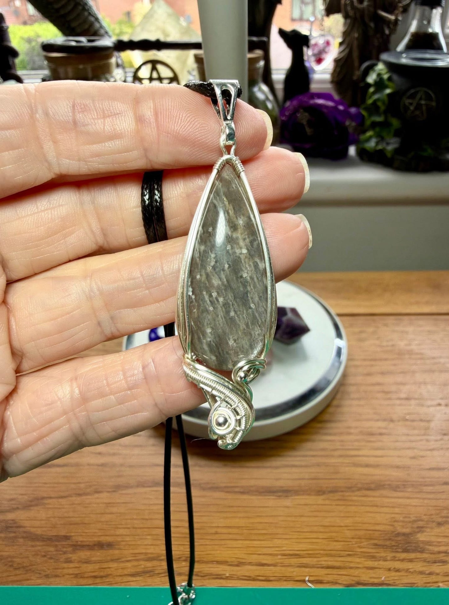 BLACK MOONSTONE NECKLACE