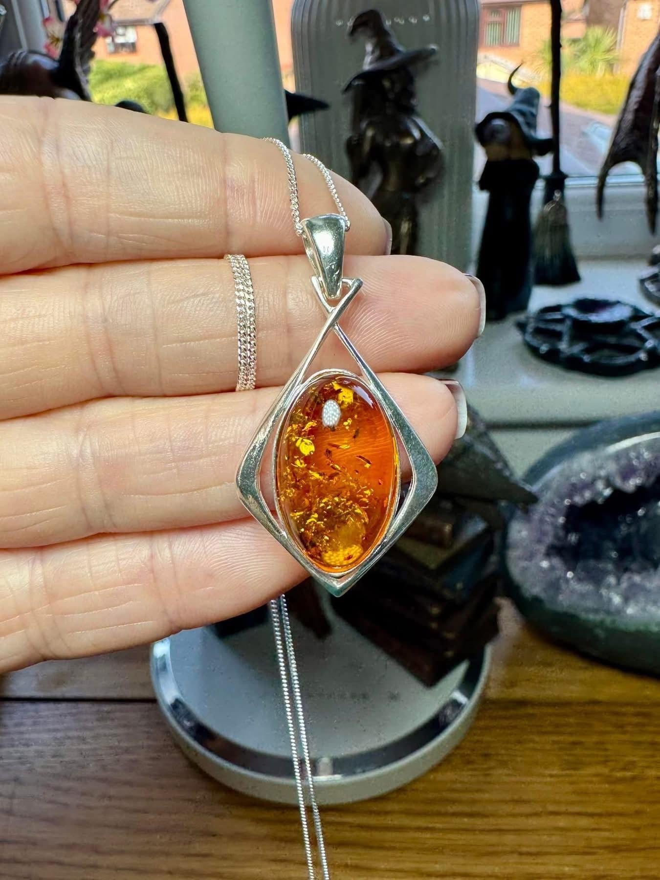 UNIQUE DESIGN AMBER AND STERLING SILVER NECKLACE