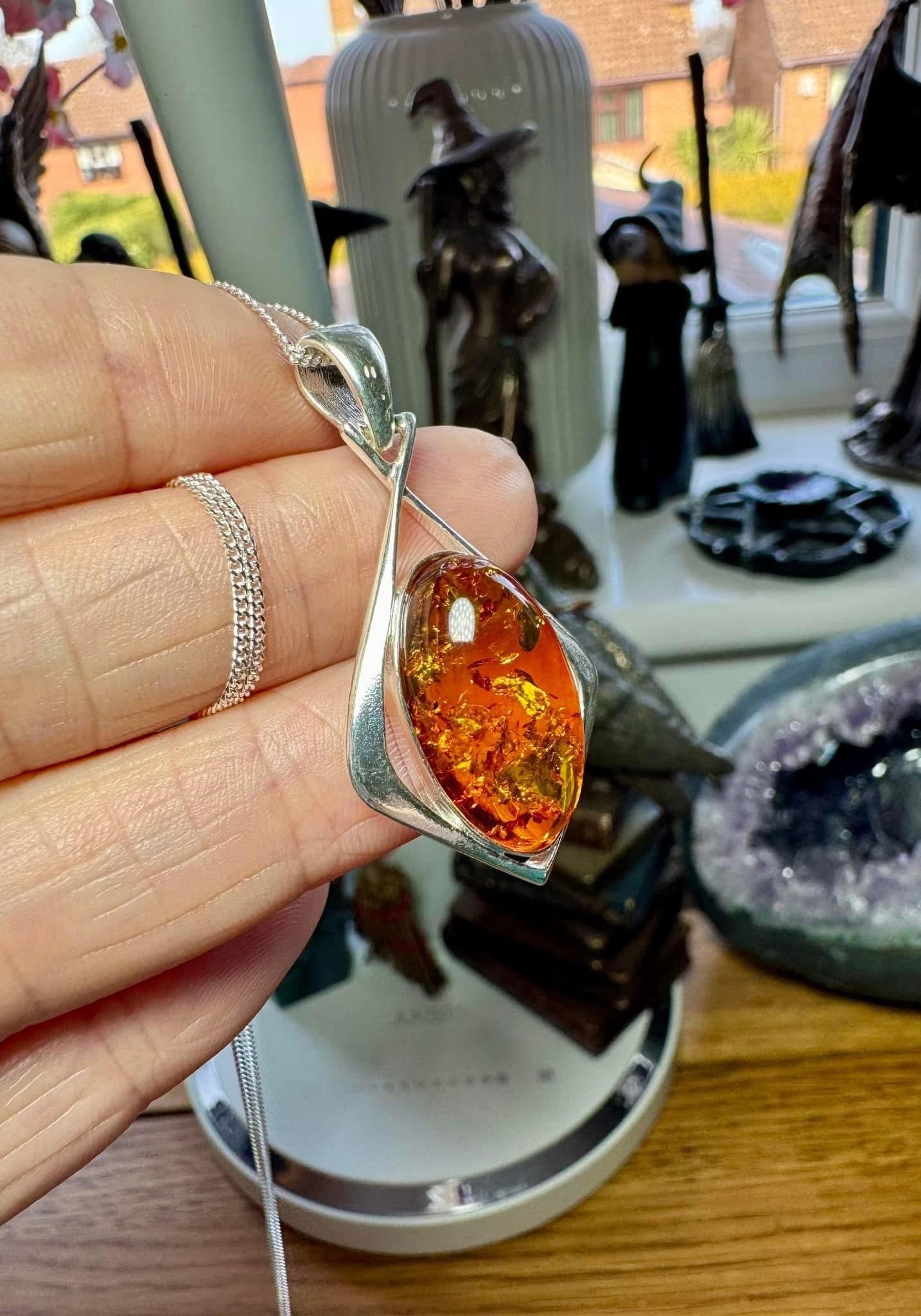 UNIQUE DESIGN AMBER AND STERLING SILVER NECKLACE