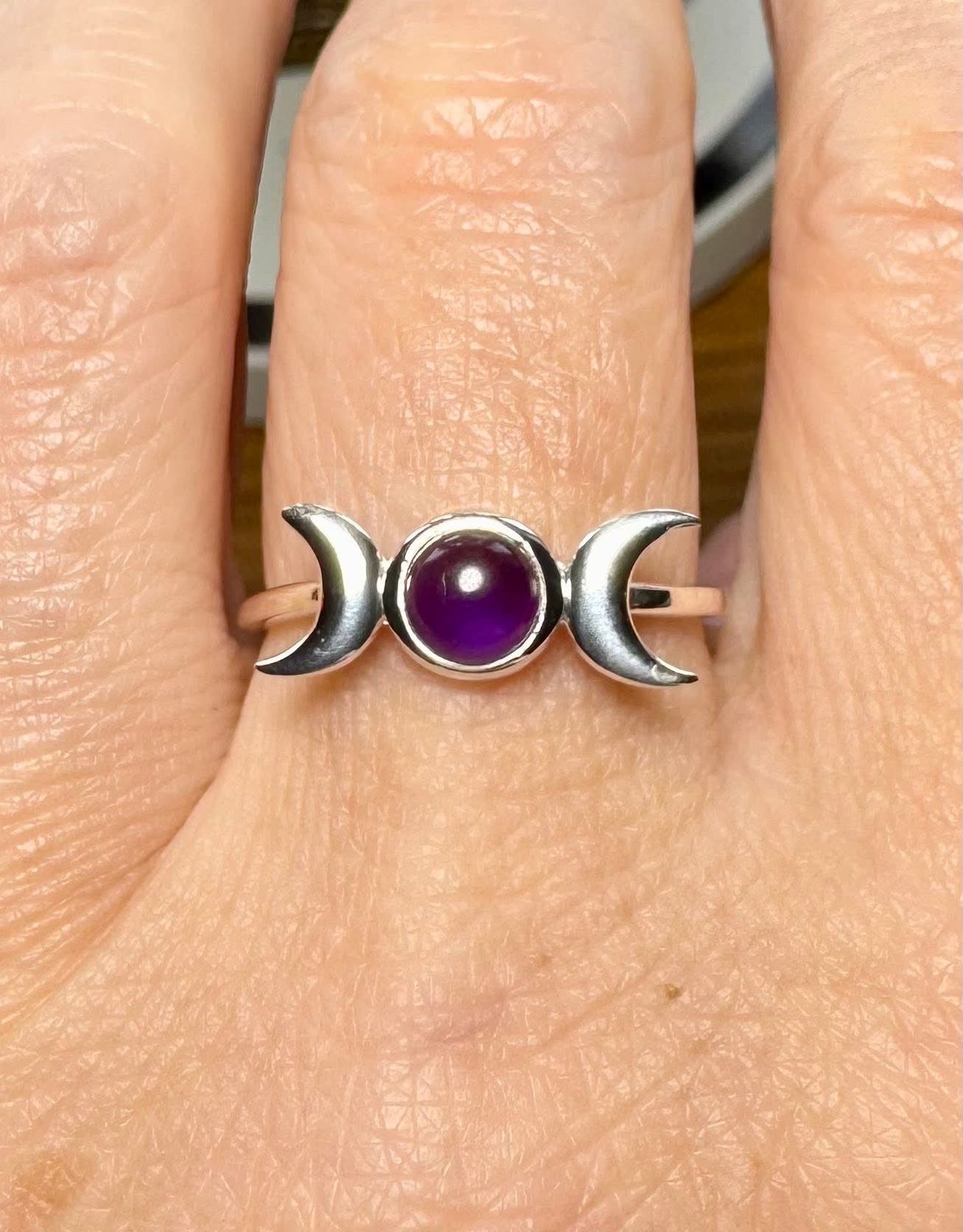 TRIPLE MOON STERLING SILVER RING WITH AMETHYST