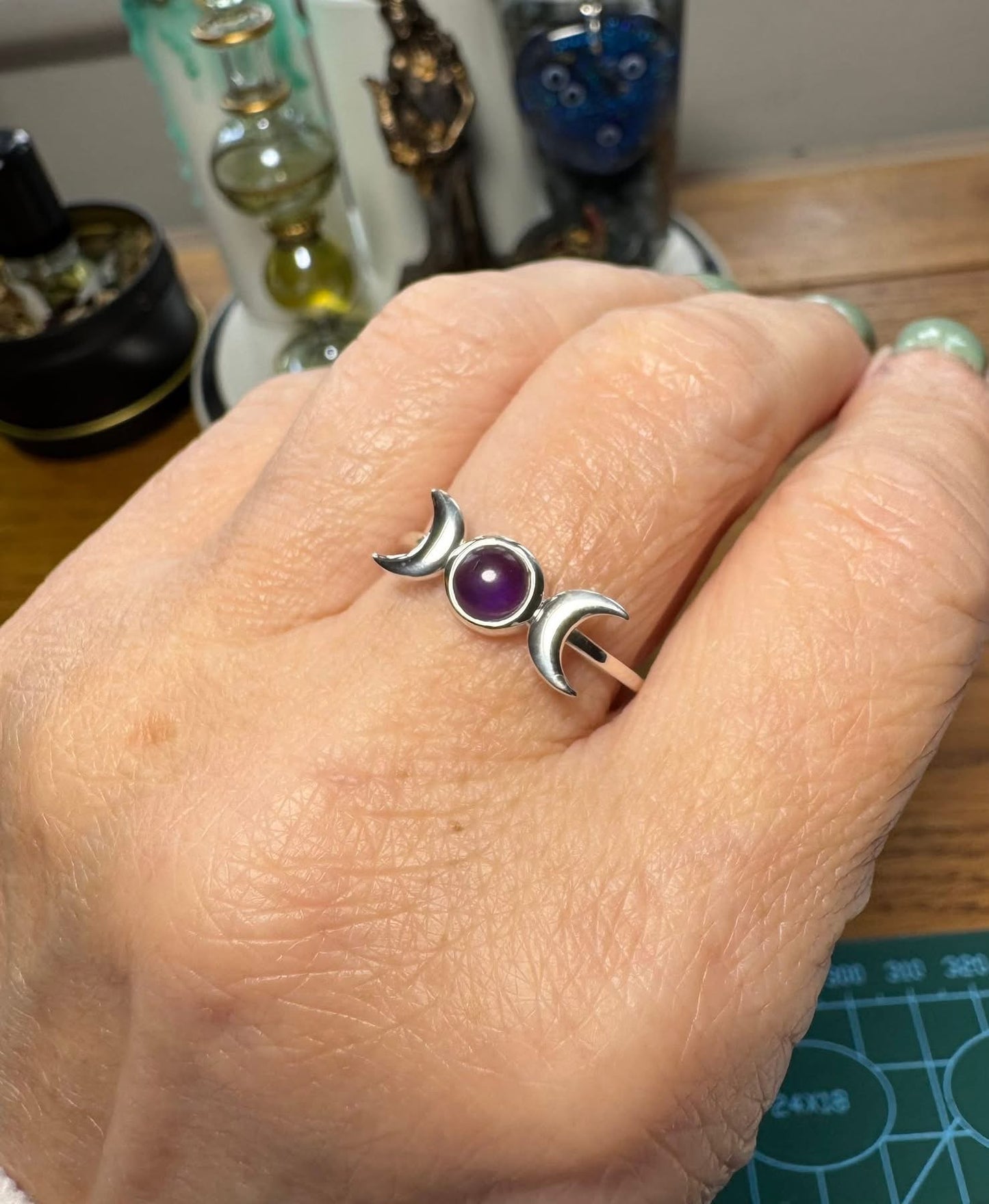 TRIPLE MOON STERLING SILVER RING WITH AMETHYST