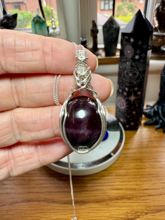 STAR GARNET NECKLACE