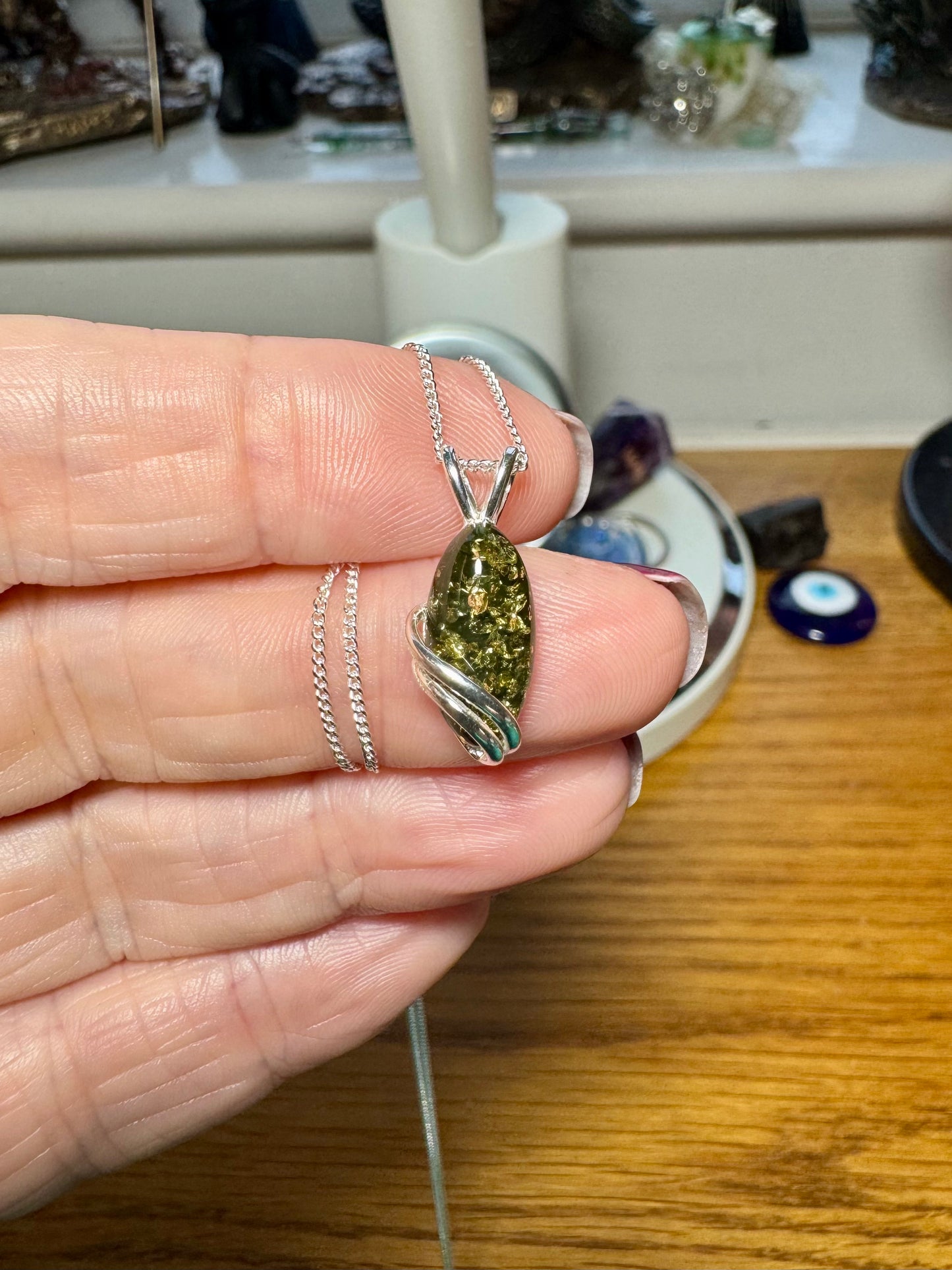 GREEN AMBER AND STERLING SILVER NECKLACE