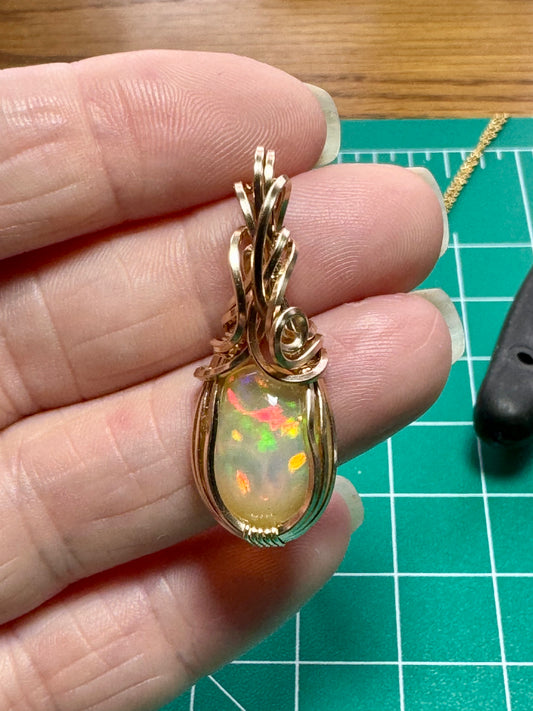 OPAL AND GOLD NECKLACE