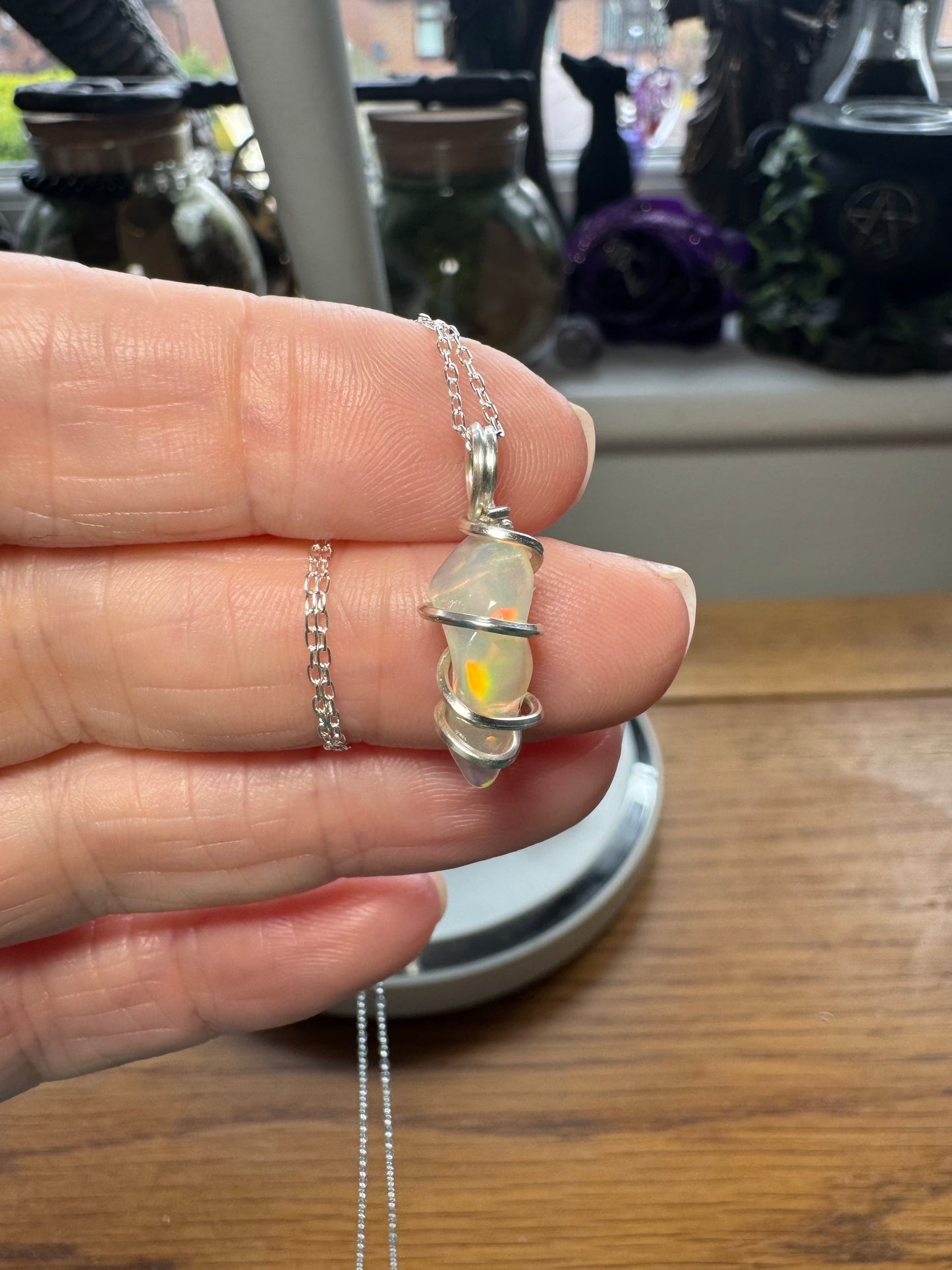 WELO OPAL NECKLACE