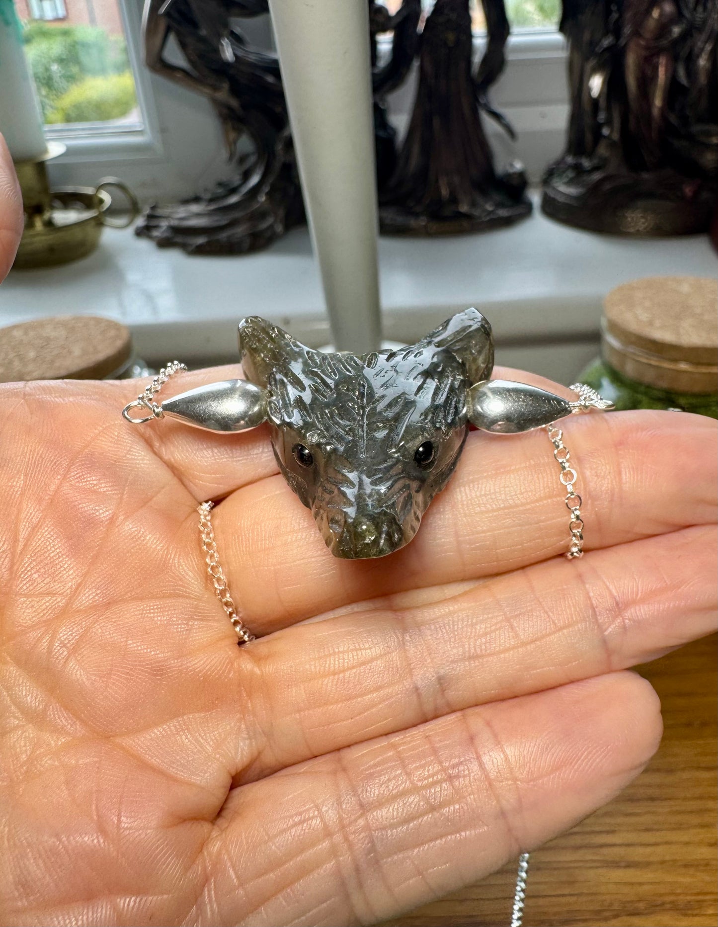 FLASHY LABRADORITE WOLF HEAD NECKLACE WITH PURPLE!!!