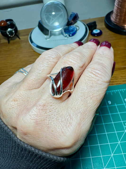 CHERRY AMBER AND STERLING SILVER ADJUSTABLE RING