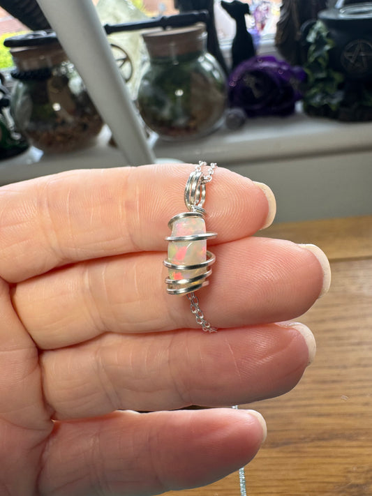 WELO OPAL NECKLACE
