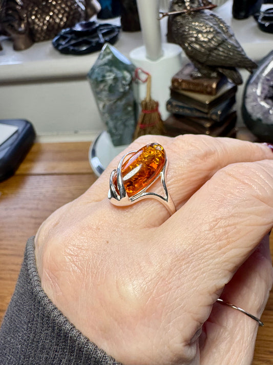 STERLING SILVER AND COGNAC AMBER ADJUSTABLE RING