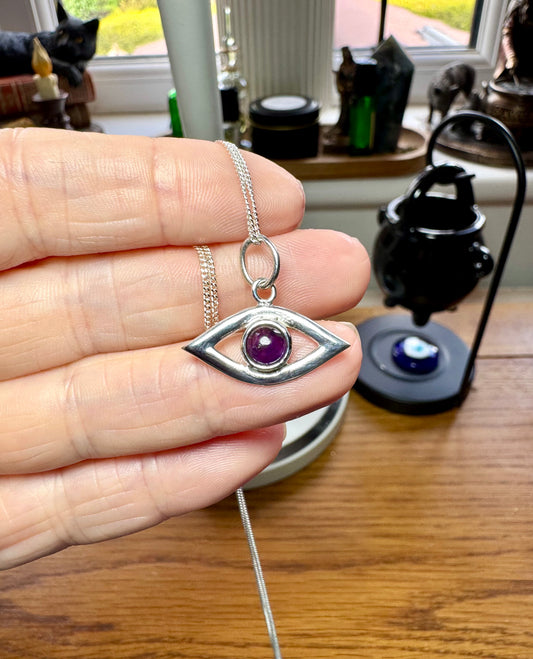 EYE NECKLACE WITH AMETHYST