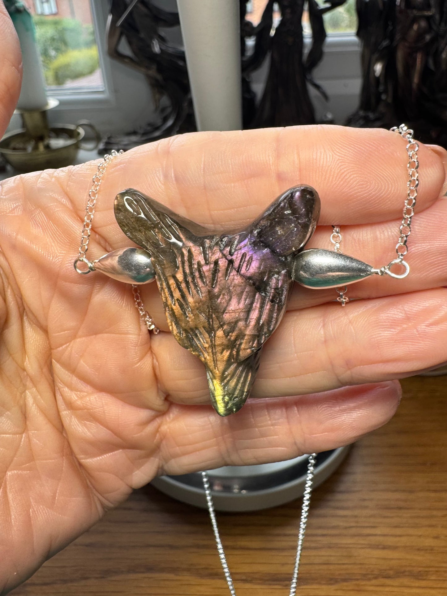 FLASHY LABRADORITE WOLF HEAD NECKLACE WITH PURPLE!!!