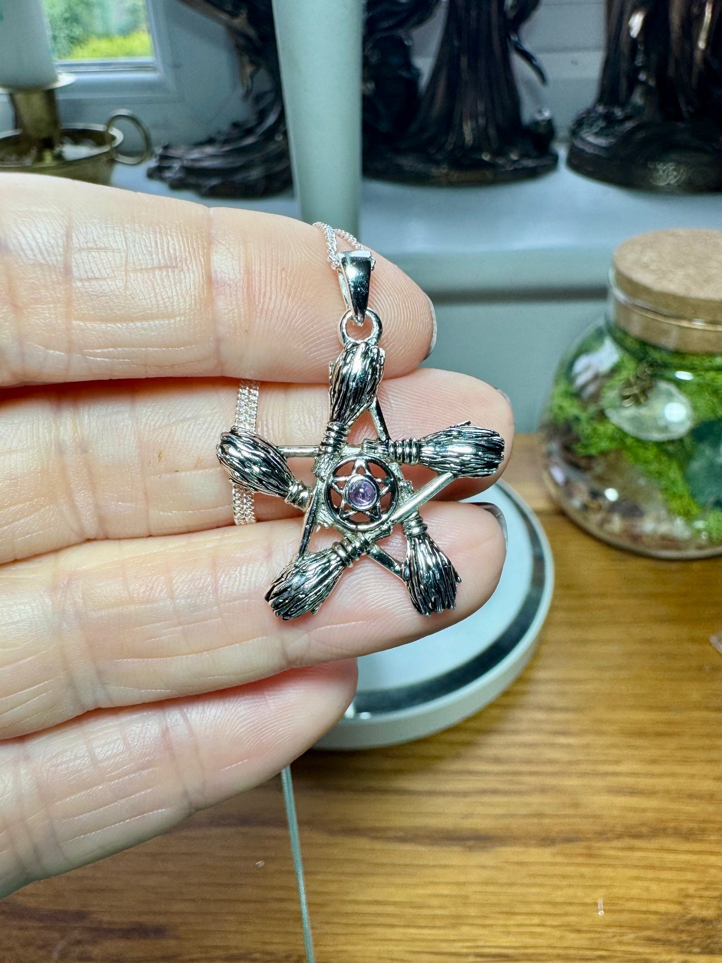 STERLING SILVER BESSOM NECKLACE WITH AMETHYST