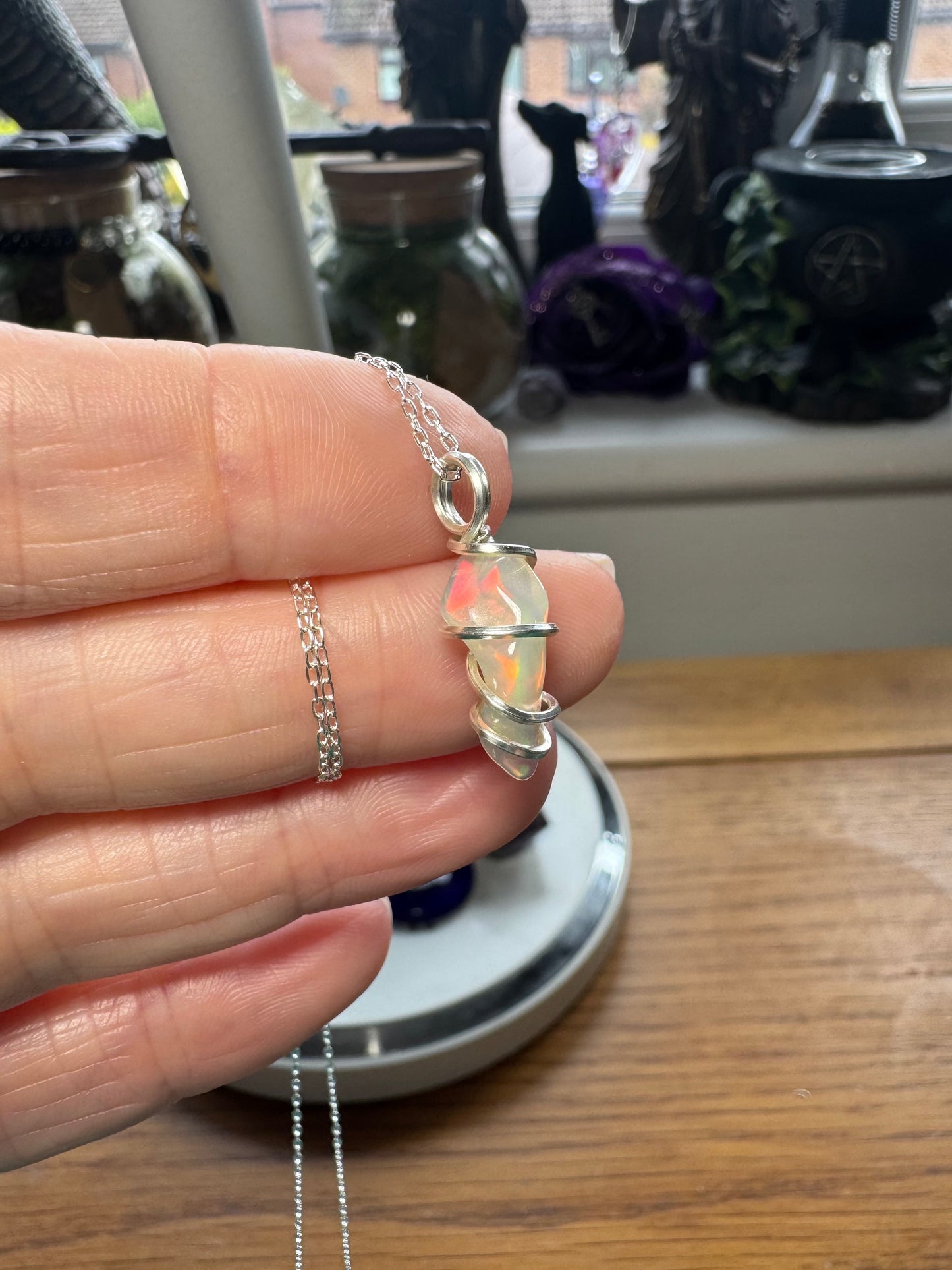 WELO OPAL NECKLACE
