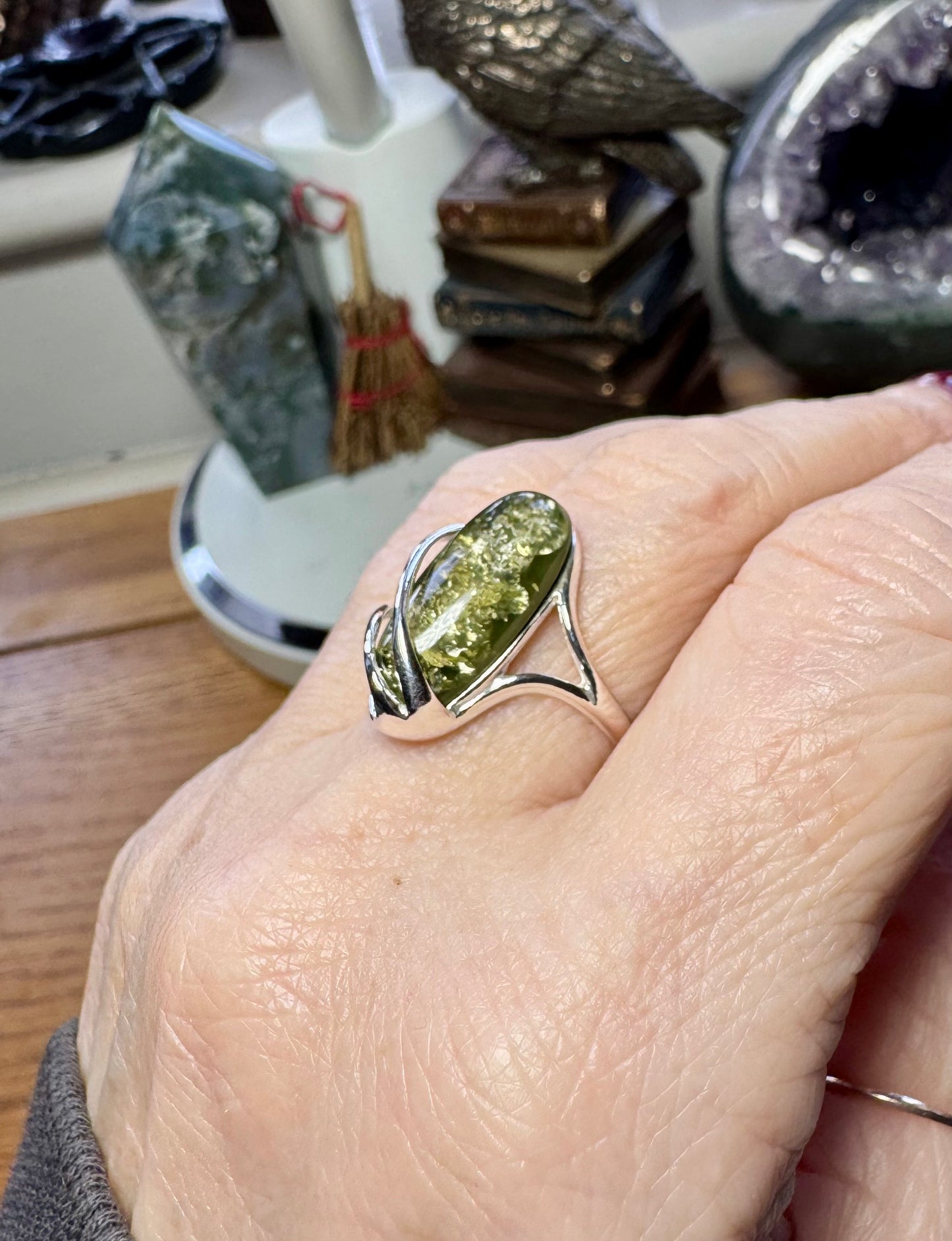 GREEN AMBER AND STERLING SILVER ADJUSTABLE RING