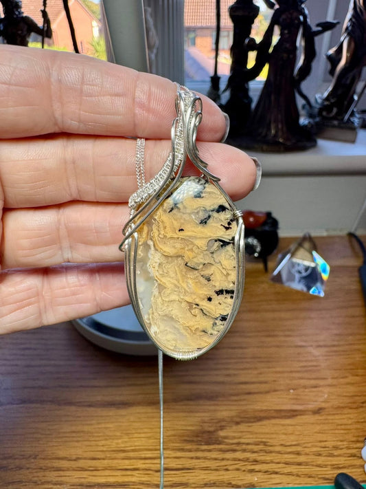 TIGER AGATE NECKLACE