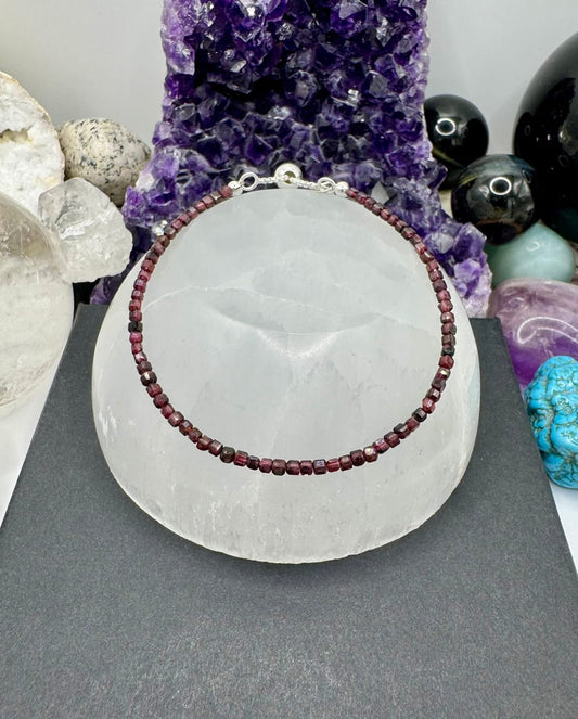 GARNET AND STERLING SILVER ADJUSTABLE BRACELET