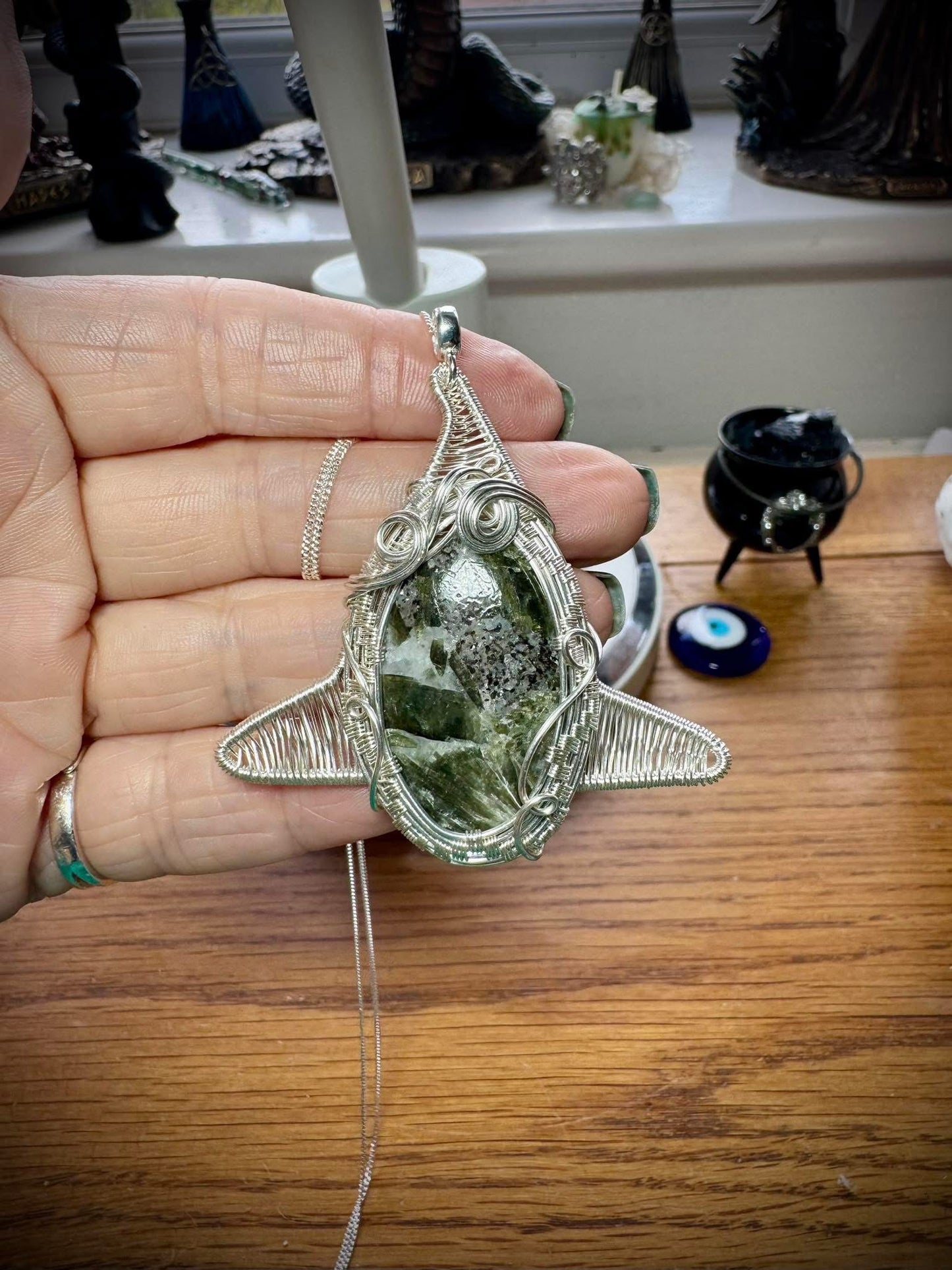 GREEN TOURMALINE NECKLACE