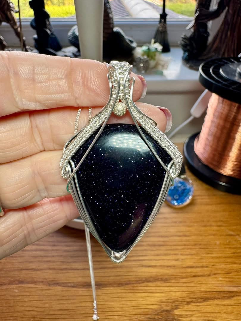 BLUE GOLDSTONE NECKLACE
