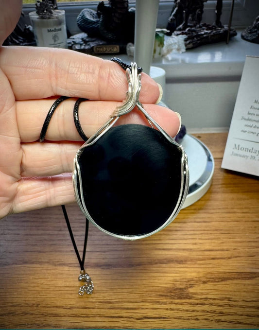 OBSIDIAN SCRYING PENDANT