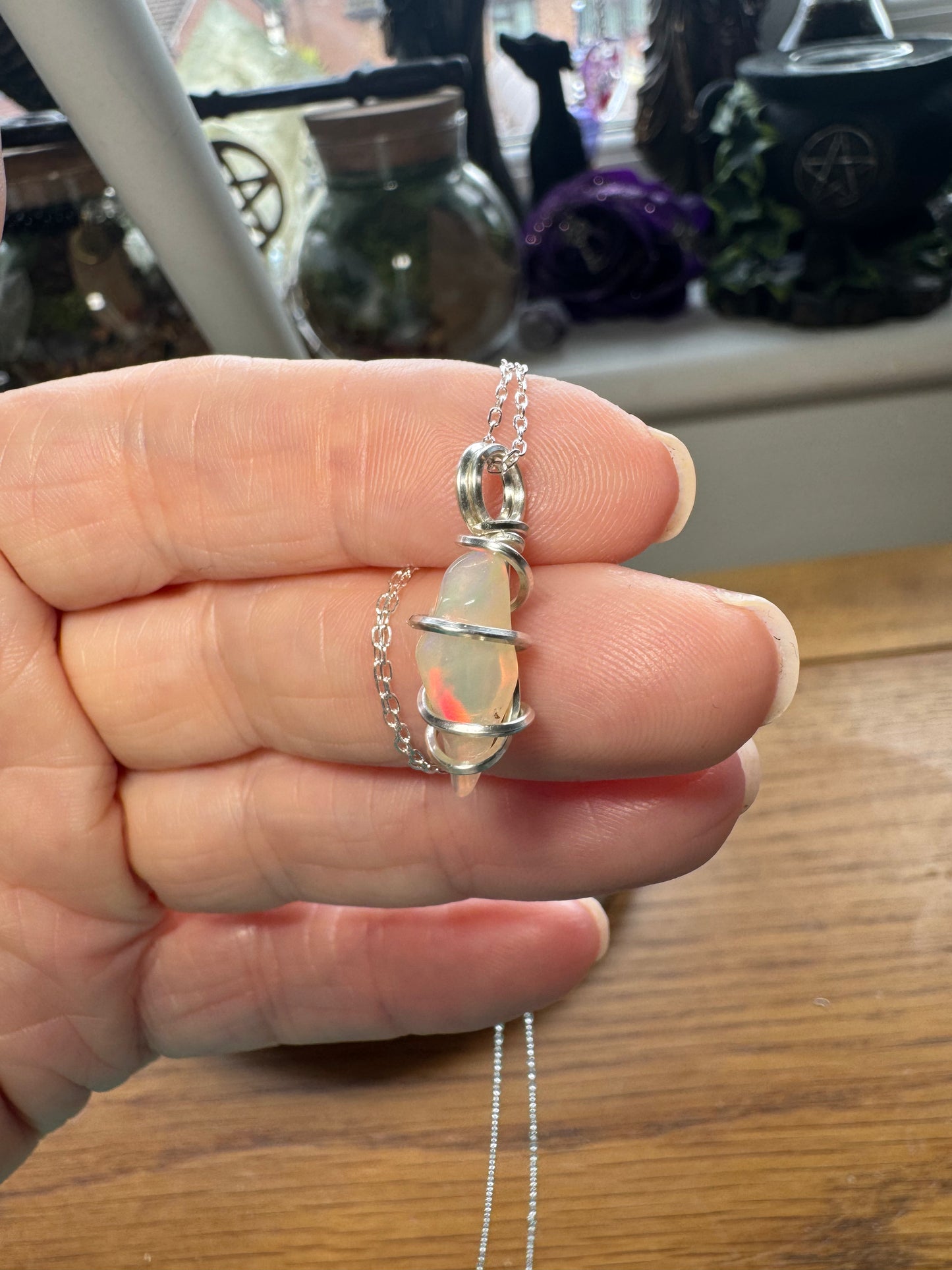 WELO OPAL NECKLACE