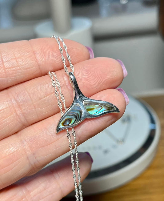 ABALONE SHELL WHALES TAIL NECKLACE