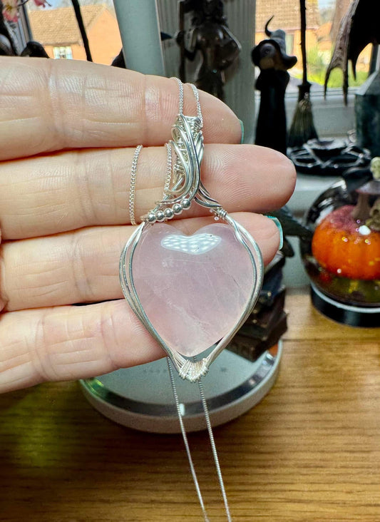 ROSE QUARTZ WIRE WRAPPED NECKLACE