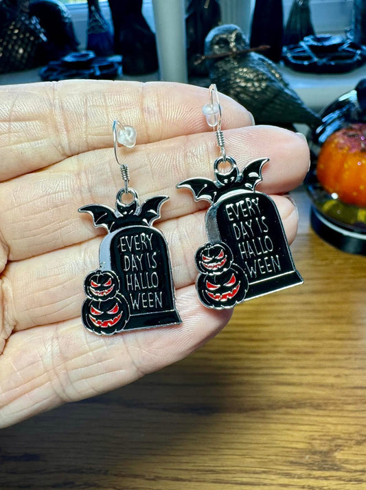 HEADSTONE EARRINGS