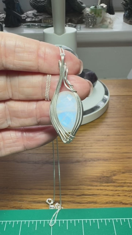 BLUE FLASH MOONSTONE NECKLACE